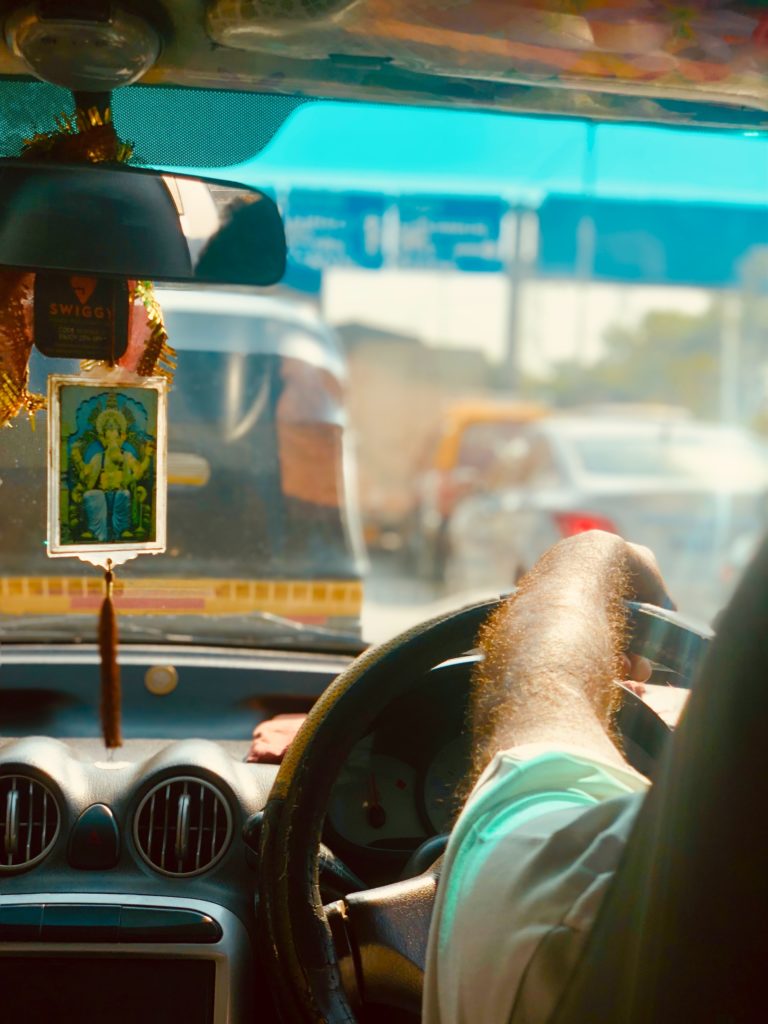 インド　タクシー