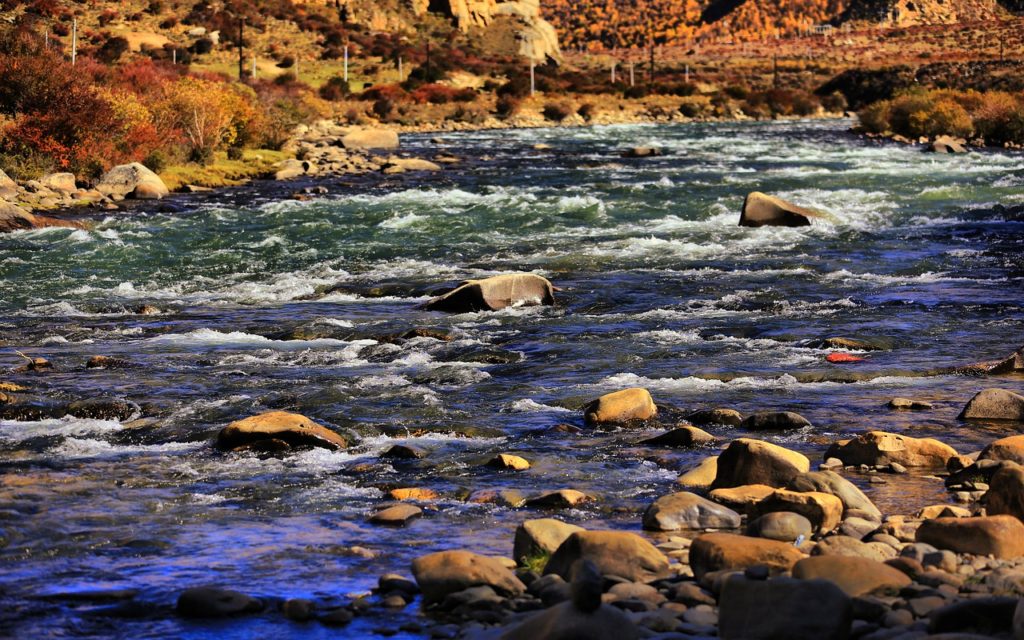 チベット　川