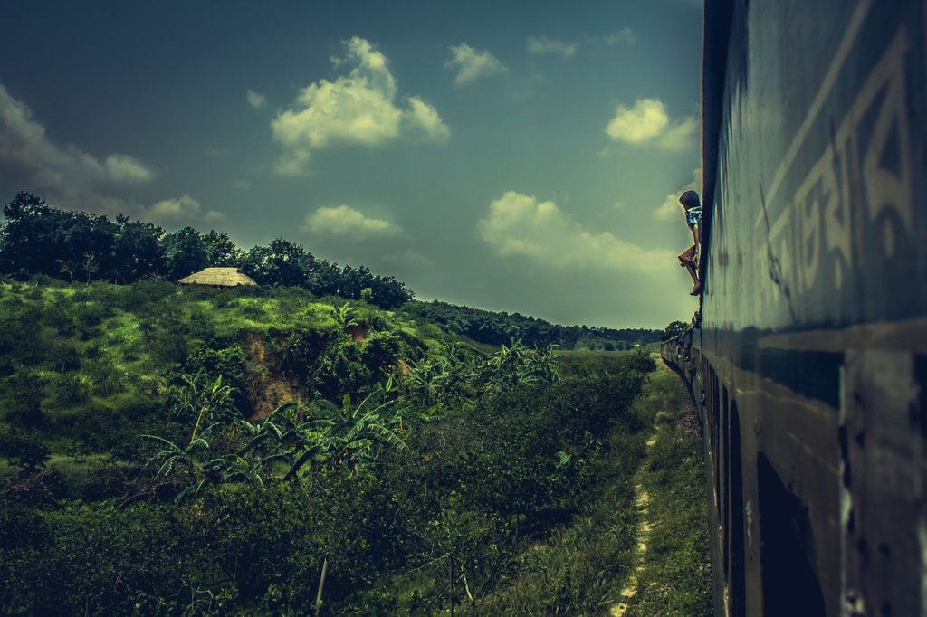 バングラデシュ　列車